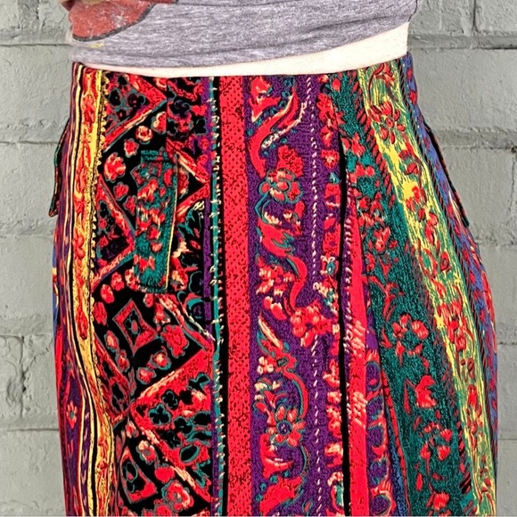 vintage Mini Skirt with Colourful Stripes and Floral Print - Picture 4 of 8